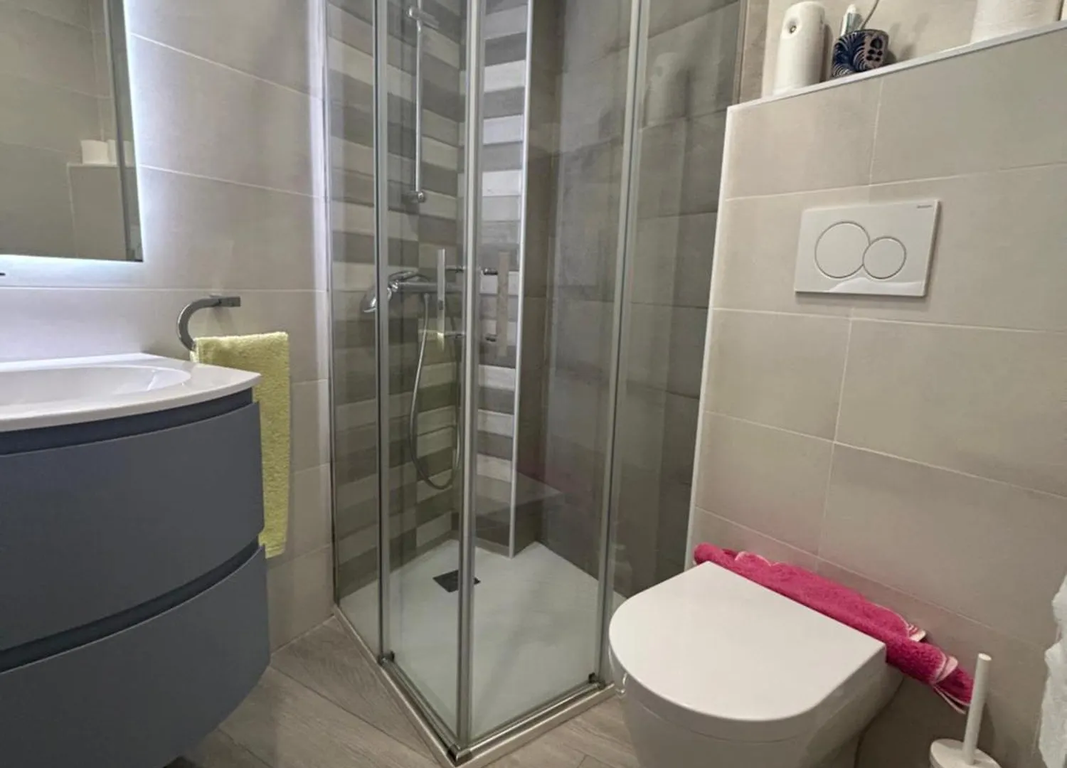 Habitacion Doble Con Bano Privado En El Centro De Granada Spain