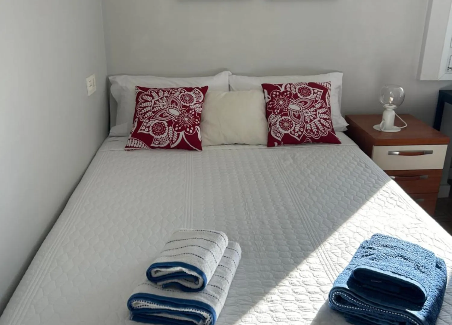 Habitacion Doble Con Bano Privado En El Centro De Granada