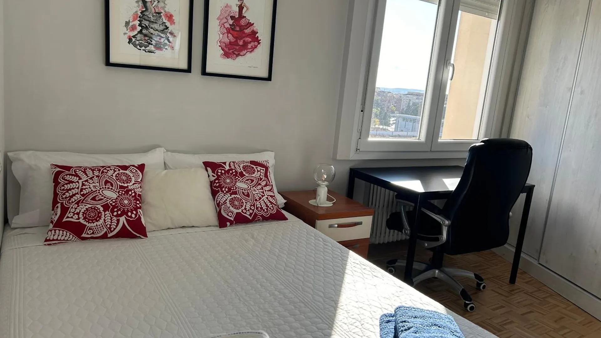 Habitacion Doble Con Bano Privado En El Centro De Granada
